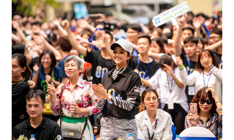 H’Hen Niê đồng hành cùng chiến dịch Giờ Trái Đất 2019